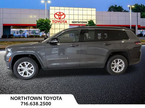 Used 2021 Jeep Grand Cherokee L Limited AWD/4WD image 2