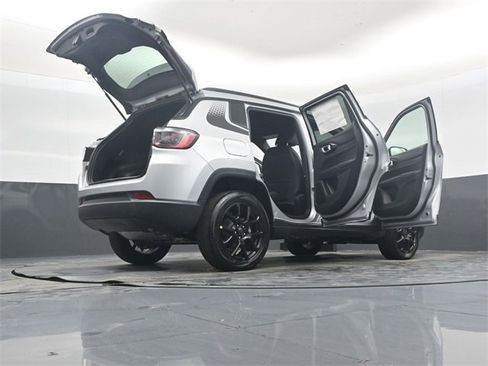 New 2026 Jeep Compass Latitude image 52