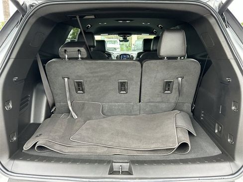 Used 2023 Chevrolet Traverse RS image 16