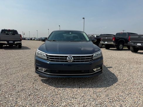Used 2018 Volkswagen Passat 2.0T SE FWD image 3