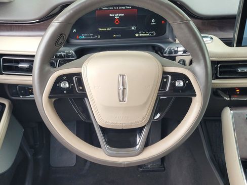 Used 2023 Lincoln Aviator Reserve w/ Equipment Group 201A image 12