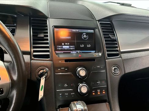 Used 2014 Ford Taurus SEL w/ Equipment Group 201A FWD image 23