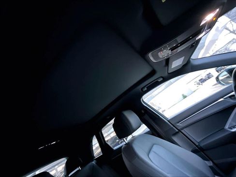 Used 2025 Audi Q3 2.0T Premium w/ Convenience Package image 13