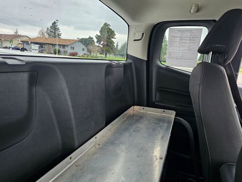 Used 2022 Chevrolet Colorado LT w/ Fleet Safety Package image 16