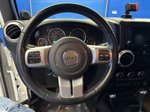 Used 2014 Jeep Wrangler Sport AWD/4WD image 13