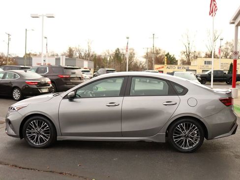 Used 2024 Kia Forte GT-Line w/ GT-Line Premium Package image 8