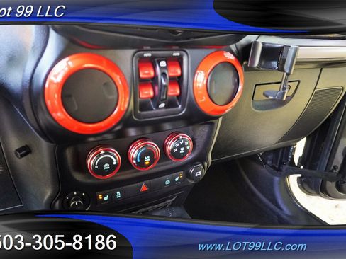 Used 2016 Jeep Wrangler Unlimited Sahara AWD/4WD image 22