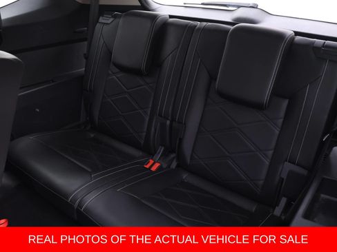 Used 2024 Volkswagen Atlas SE AWD/4WD image 11