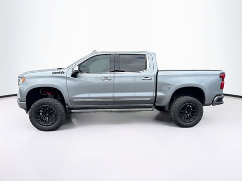 Used 2023 Chevrolet Silverado 1500 High Country w/ Z71 Off-Road Package image 2
