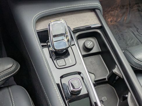 Certified 2023 Volvo XC90 T8 Ultimate image 24