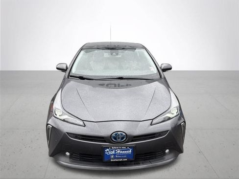 Used 2020 Toyota Prius LE AWD/4WD image 2