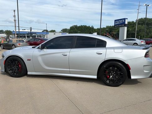 Used 2019 Dodge Charger Scat Pack w/ Dynamics Package RWD image 10