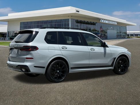 Certified 2025 BMW X7 xDrive40i w/ M Sport Package AWD/4WD image 11