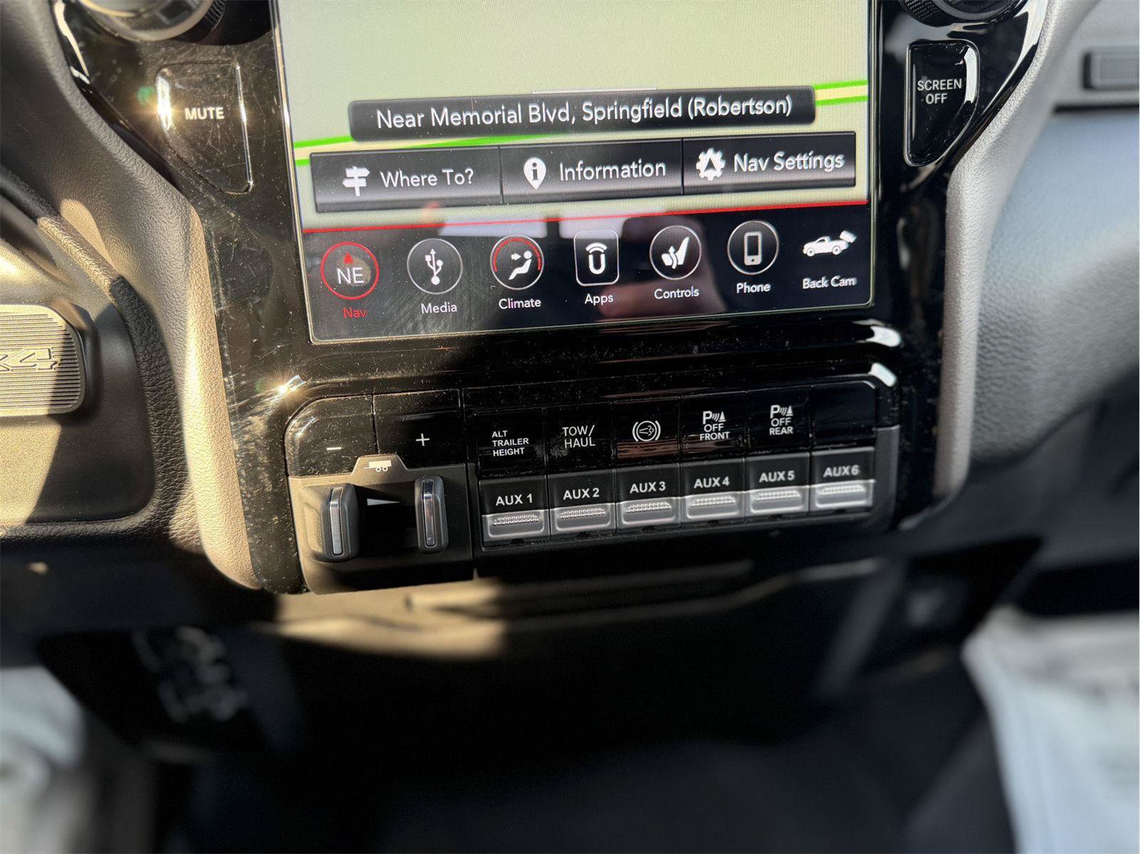 Used 2021 RAM 3500 Laramie AWD/4WD image 27