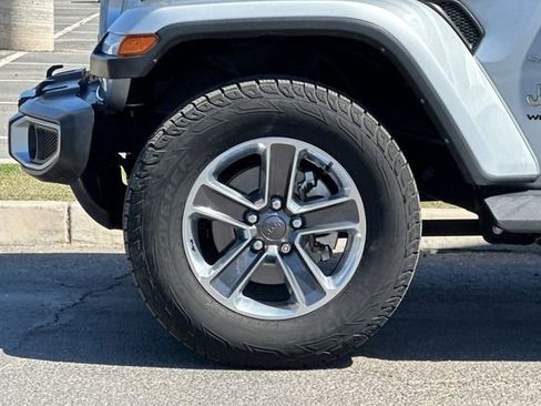 Used 2022 Jeep Wrangler Unlimited Sahara AWD/4WD image 25