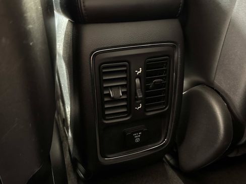 Used 2012 Jeep Grand Cherokee Altitude AWD/4WD image 13