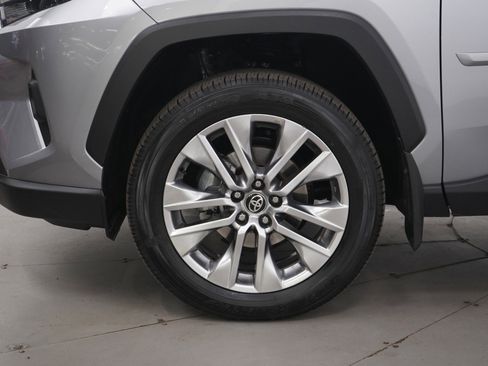 Used 2025 Toyota RAV4 XLE Premium image 29