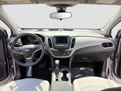 Used 2022 Chevrolet Equinox LT image 3