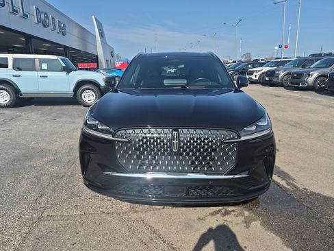 Used 2025 Lincoln Aviator Black Label image 4