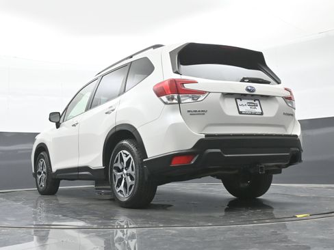 Used 2021 Subaru Forester Premium AWD/4WD image 43