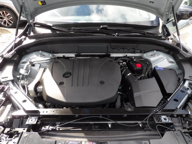 Certified 2024 Volvo XC60 B5 Core AWD/4WD image 28
