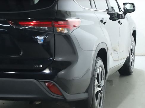 Used 2026 Toyota Highlander XLE AWD/4WD image 45