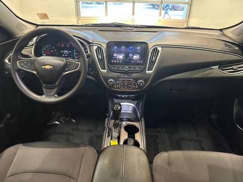 Used 2019 Chevrolet Malibu LT FWD image 8
