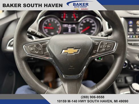 Used 2019 Chevrolet Cruze LT w/ Convenience Package image 12