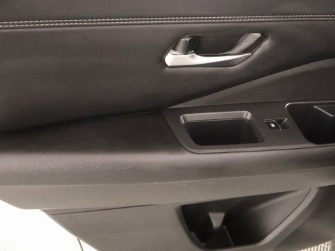 Used 2024 Nissan Pathfinder Platinum image 20