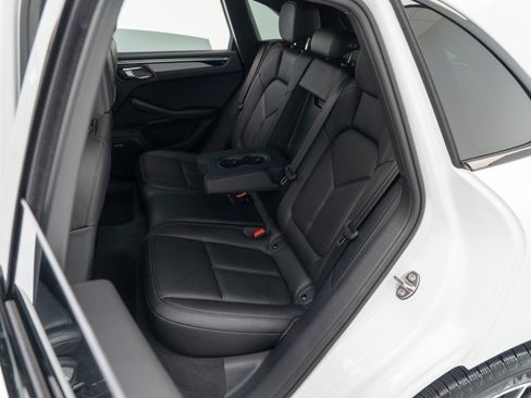 Certified 2026 Porsche Macan AWD/4WD image 26