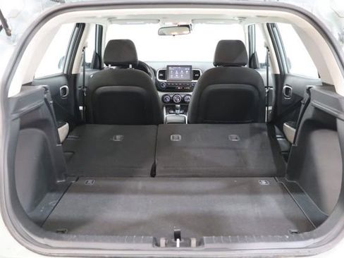 Used 2025 Hyundai Venue SEL FWD image 29