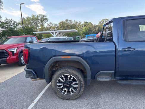Used 2022 GMC Sierra 2500 AT4 w/ AT4 Premium Plus Package AWD/4WD image 5