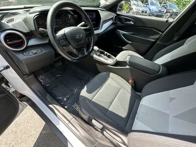 Used 2024 Chevrolet Trax RS w/ Driver Confidence Package FWD image 14