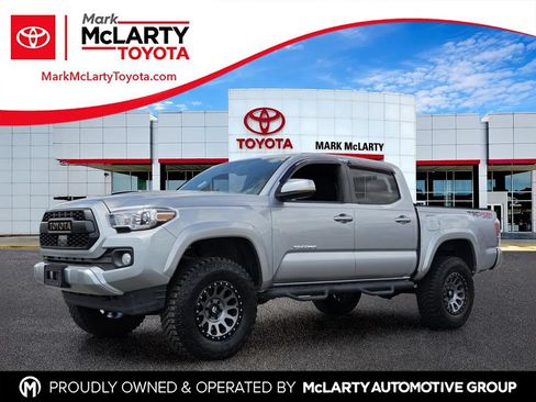 Used 2022 Toyota Tacoma TRD Sport w/ Technology Package AWD/4WD image 1