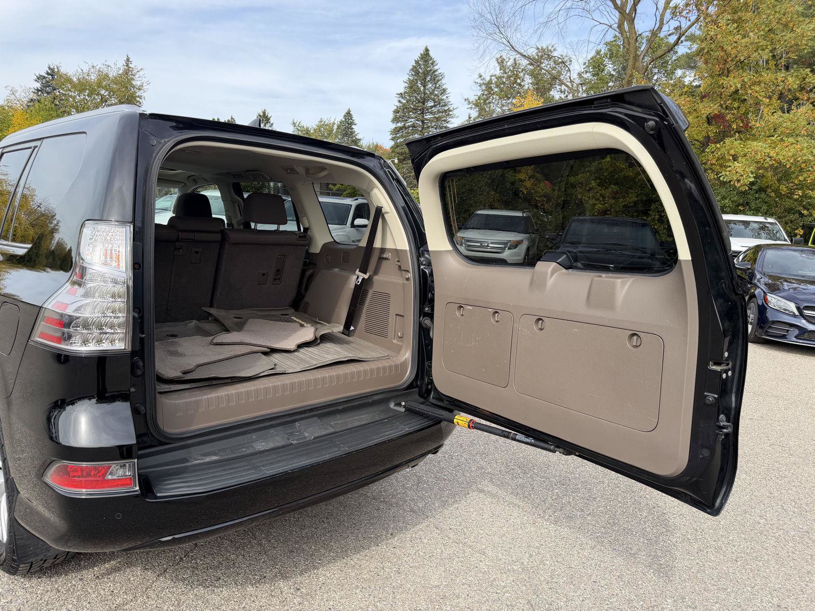 Used 2019 Lexus GX 460 Premium AWD/4WD image 9