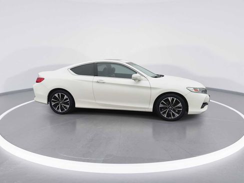 Used 2016 Honda Accord EX image 9