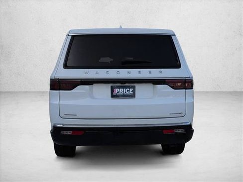 Used 2023 Jeep Wagoneer L Series II AWD/4WD image 4