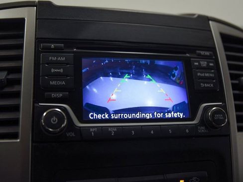 Used 2018 Nissan Frontier SV image 18