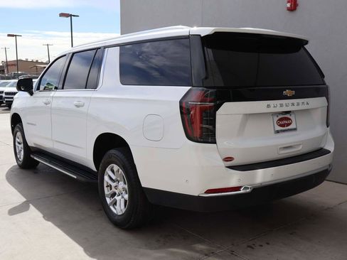 Used 2025 Chevrolet Suburban LS image 3