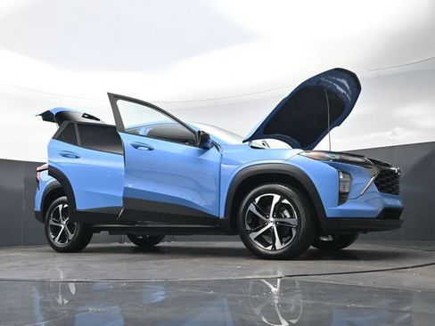 Used 2024 Chevrolet Trax RS w/ Driver Confidence Package FWD image 39