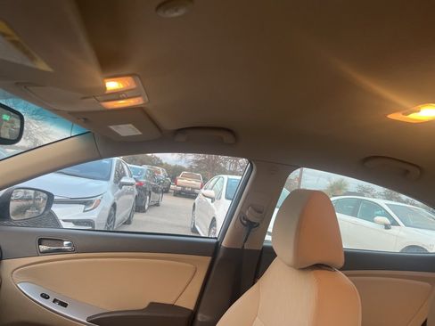 Used 2012 Hyundai Accent GLS w/ Premium Pkg 3 image 3