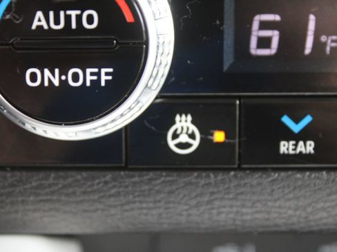 Used 2023 Mitsubishi Outlander SEL AWD/4WD image 48