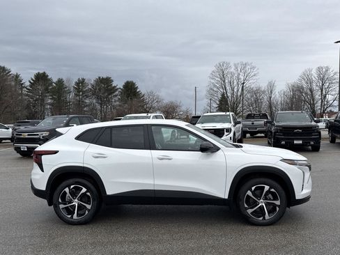 New 2026 Chevrolet Trax RS image 4