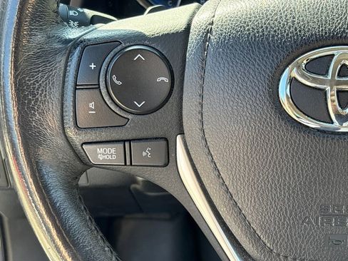Used 2017 Toyota Corolla SE image 18