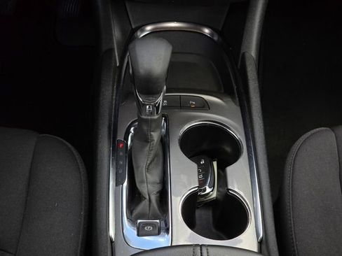 Used 2024 Chevrolet Malibu LT FWD image 17
