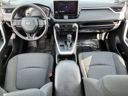 Used 2024 Toyota RAV4 XLE FWD image 9