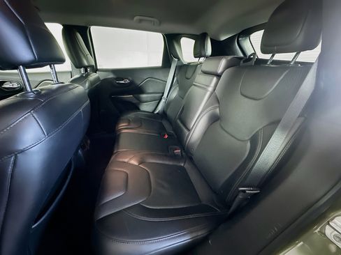 Used 2019 Jeep Cherokee Limited AWD/4WD image 26