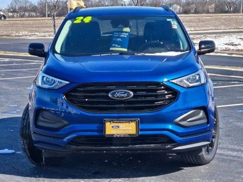 Certified 2024 Ford Edge SE w/ Black Appearance Package image 3