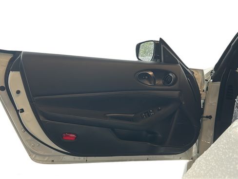 Used 2025 Nissan Z NISMO w/ Floor Mat Package RWD image 16