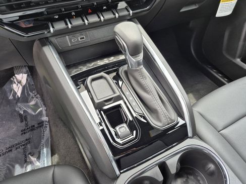New 2026 GMC Canyon Elevation w/ Convenience Package RWD image 27